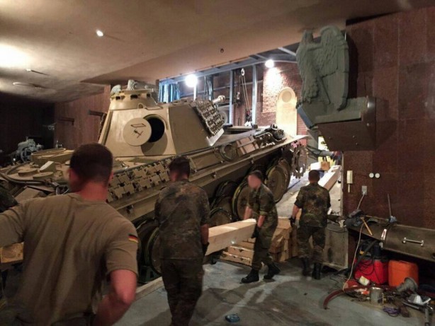 Herkes şok oldu! Evin bodrumundan 2. Dünya savaşından kalma tank çıktı