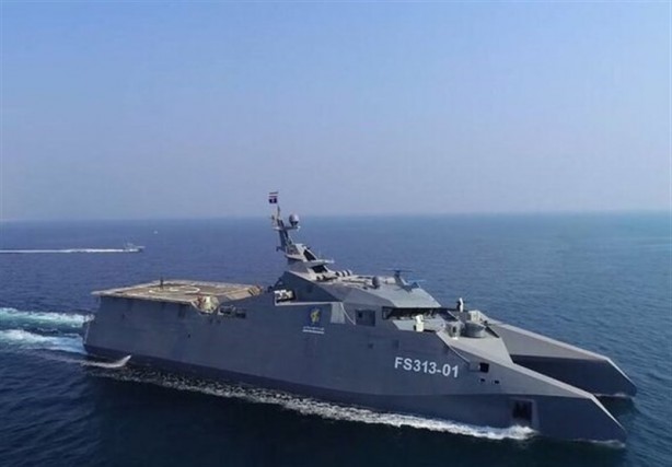 Foto - Herkes tedirgin! İran yeni savaş gemisini dünyaya tanıttı