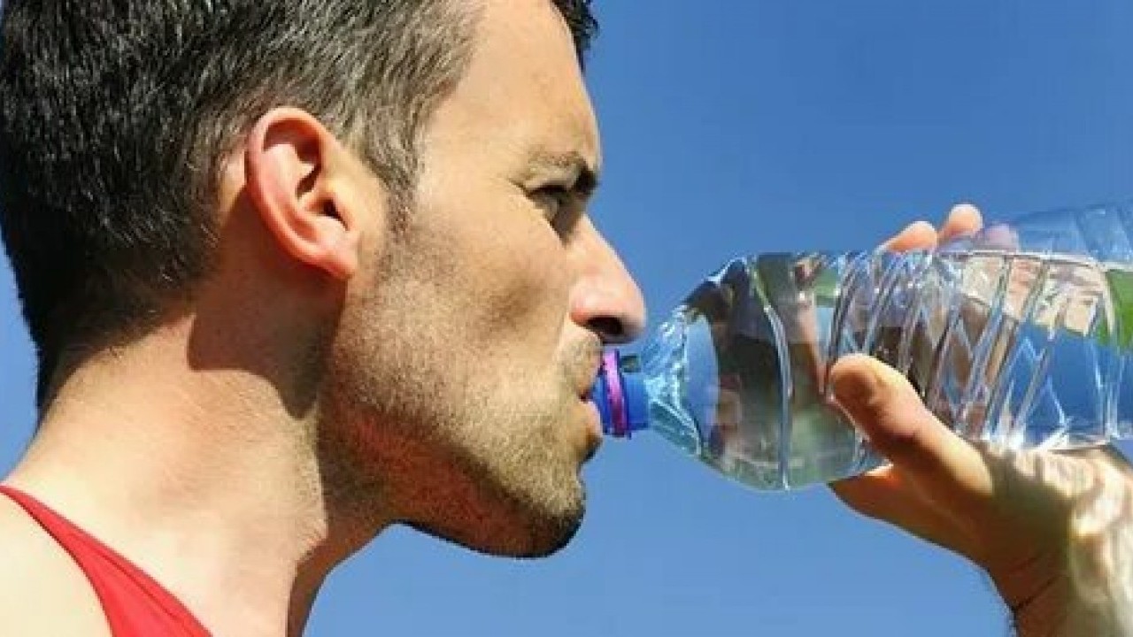 Foto - Herkese aynı kural olmaz! Su tüketiminde 2 litre dayatması çürütüldü