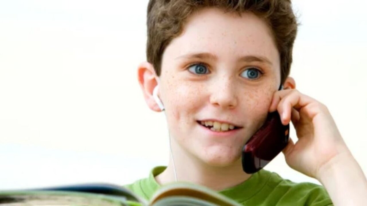 Foto - Herkese ders olsun! Telefon ve taletle vakit geçiren 6 yaşındaki çocuğun hafızası silindi!