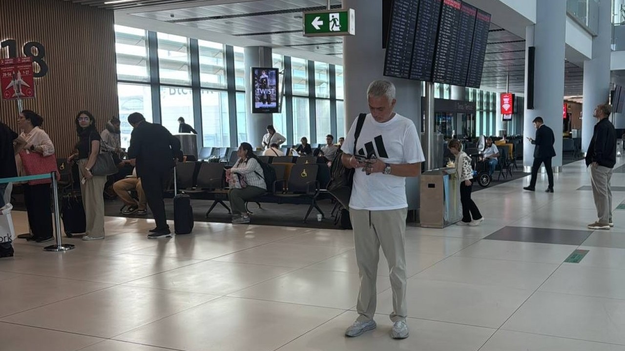 Foto - Herkesi şaşkına çevirdi tek başına: Tazminatör Mourinho sessiz sedasız çekti gitti: Kimse yoktu...