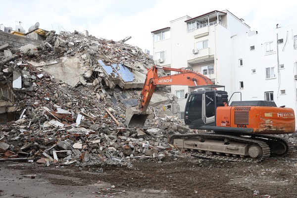 Foto - Herkesi ürküten bina yıkılıyor! 