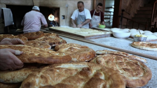 Herkesin gözü kulağı bu haberdeydi! Ve resmen belli oldu! İşte Ramazan pidesi fiyatı 