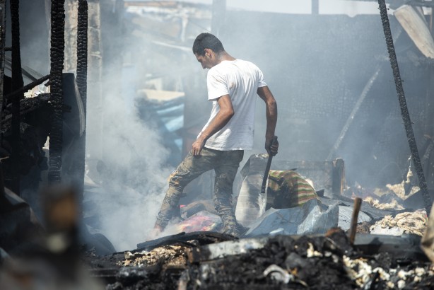 Foto - Herşem Kampı'nda yangın çıktı.