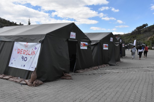 Foto - Herşey gençlerimiz için.. Büyük fedakarlık örneği! Böyle duyurdular...