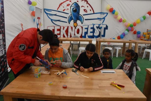 Herşey gençlerimiz için.. Büyük fedakarlık örneği! Böyle duyurdular...