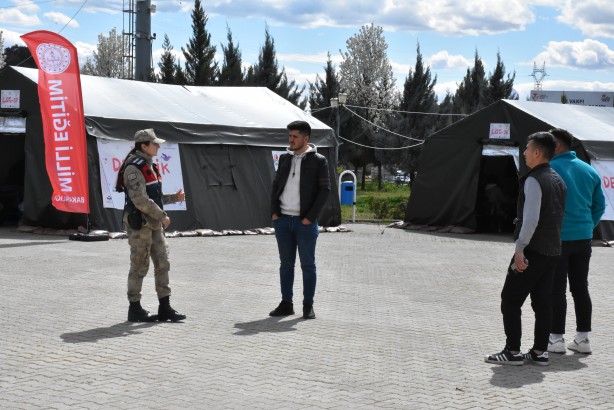 Foto - Herşey gençlerimiz için.. Büyük fedakarlık örneği! Böyle duyurdular...