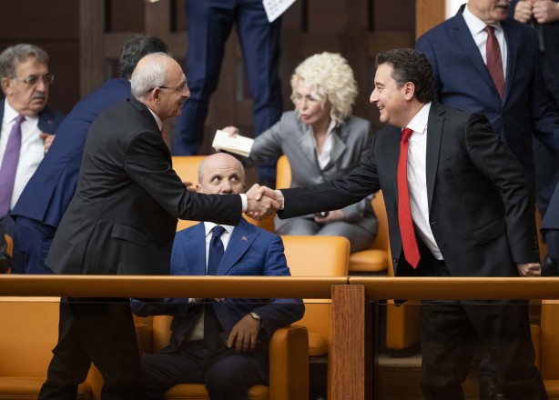 Foto - Hesap uzmanı Kılıçdaroğlu'nu TBMM'de rezil eden kare!