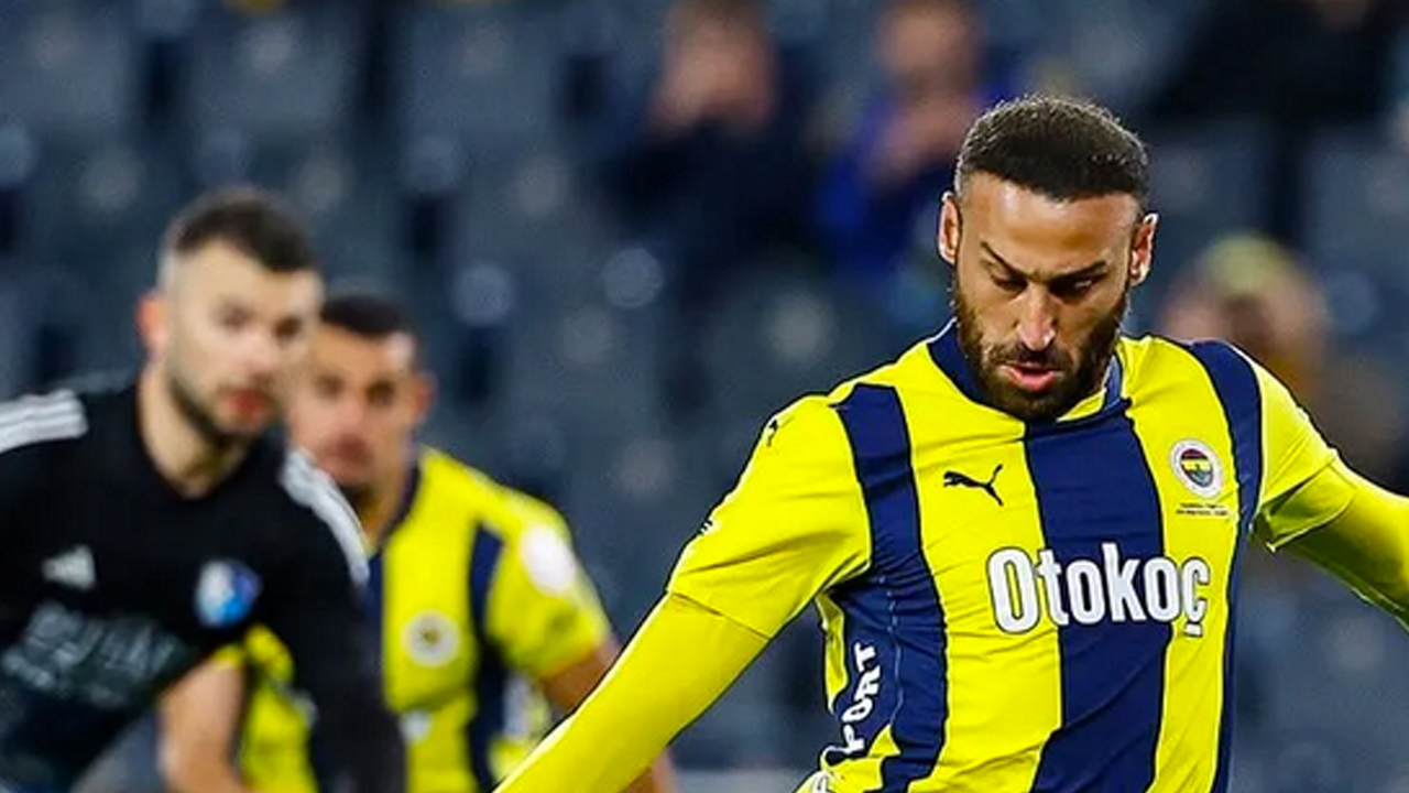 Hey gidi koca Cenk Tosun hey! Resmen oyuncak oldun oyuncak! Babasının yaptığına bak...