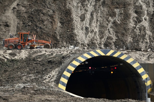 Foto - Heyelan nedeniyle kapanmıştı! KGM, Bolu Dağı Tüneli için saat verdi