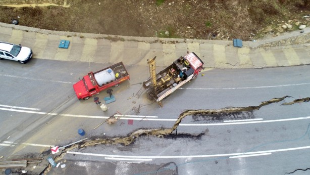 Foto - Heyelan yaşanan Karadeniz Sahil Yolu'nda çalışma