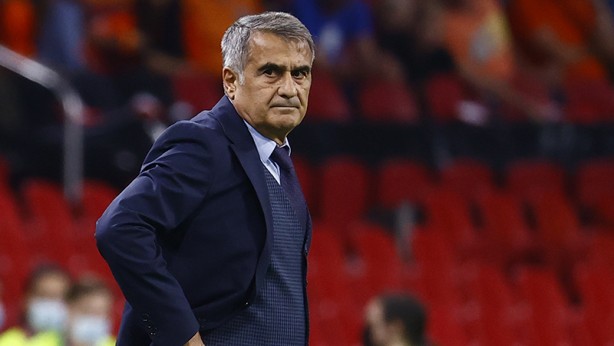 Hezimete uğrayan Milli Takım ve Şenol Güneş'e ağır sözler!