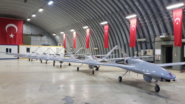 Foto - Hiç hesapta olmayan bir ülke Bayraktar TB2 SİHA alabilir! Eğer gerçekleşirse inanılmaz bir olay olur