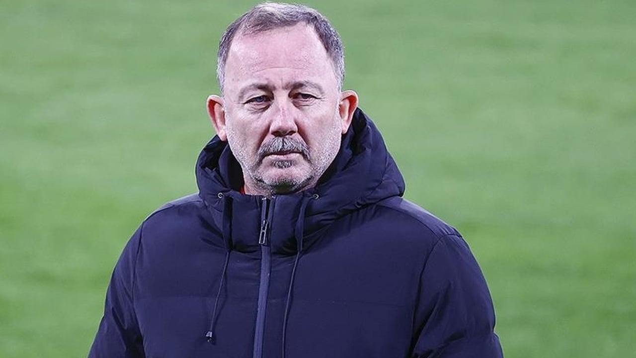 Hiç hesapta yoktu: Beşiktaş taraftarından istifa tezahüratı! Sergen Yalçın'la taraftar karşı karşıya! İstifa istediler