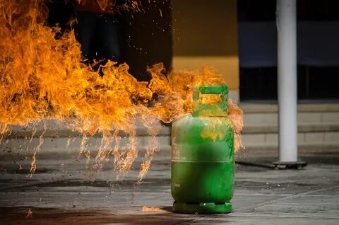 Foto - Hiç merak ettiniz mi? Su Ateşi Nasıl Söndürüyor?