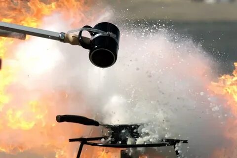 Foto - Hiç merak ettiniz mi? Su Ateşi Nasıl Söndürüyor?