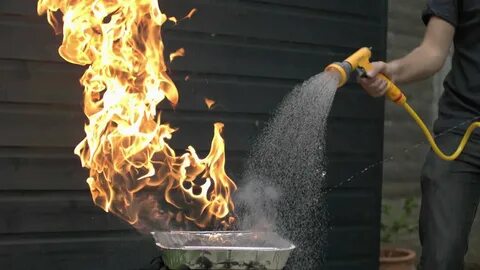 Foto - Hiç merak ettiniz mi? Su Ateşi Nasıl Söndürüyor?