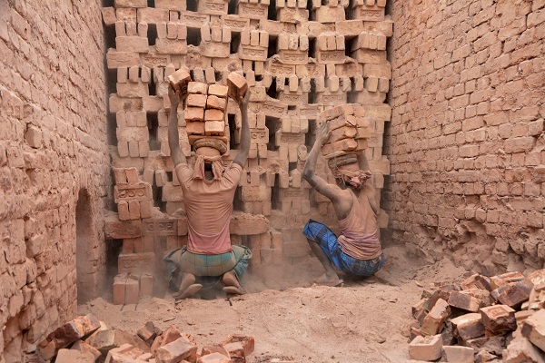 Foto - Hiçbir güvenlik önlemi yok! Çocuklar böyle çalıştırılıyor