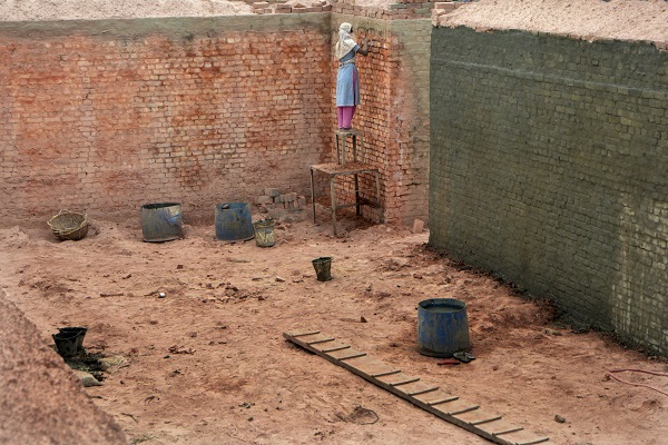 Foto - Hiçbir güvenlik önlemi yok! Çocuklar böyle çalıştırılıyor