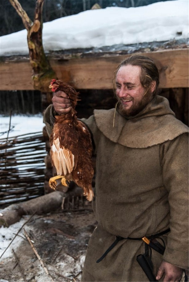 Foto - Hiçbir teknoloji kullanmadan Ortaçağ hayatı yaşıyor!
