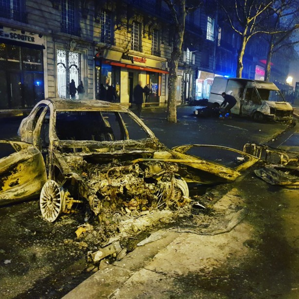 Foto - Bu fotoğraflar hiçbir yerde yok! Fransa'dan sarı yelekliler geçti