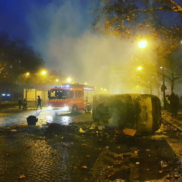 Foto - Bu fotoğraflar hiçbir yerde yok! Fransa'dan sarı yelekliler geçti