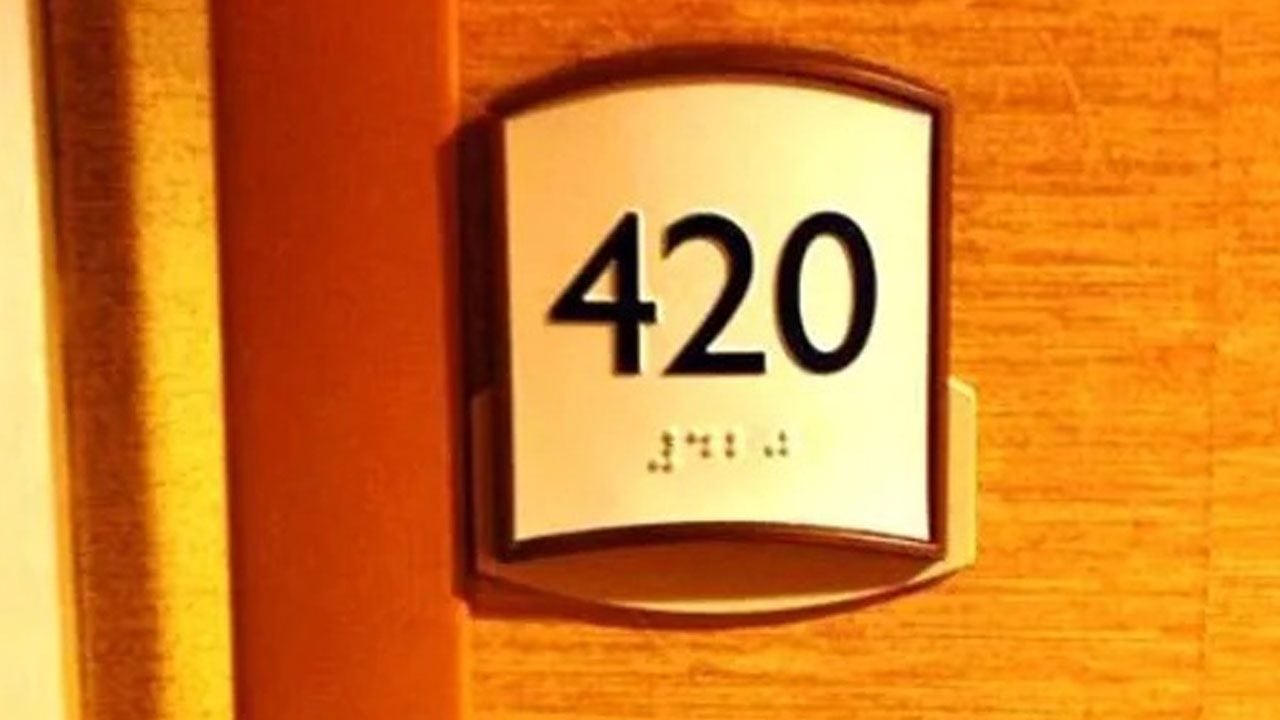 Foto - Hikayesi çok ilginç! Bazı otellerde 420 numaralı oda neden yok? 