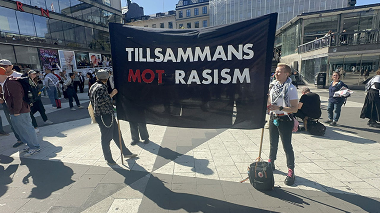 Foto - Hilal Kaplan alçak saldırıyı açıkladı: Başımdan örtüm çekilmeye çalışıldı