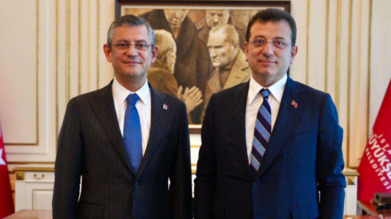 Foto - Hilal Kaplan isyan etti: Önce traktörleri teslim etseydiniz