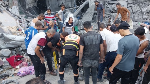 Foto - Hilal Kaplan taşı gediğine koydu! On numara tespit 