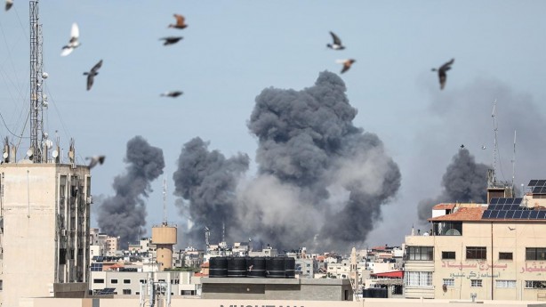 Foto - Hilal Kaplan topu tam 90'a taktı! O alçaklar ancak bundan anlar! Helal olsun sana bacım