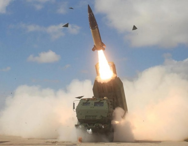 Foto - HIMARS füzelerini alıp dünyaya duyurdular: 48 saatte Türk savaş gemilerini, İHA'larını imha edeceğiz