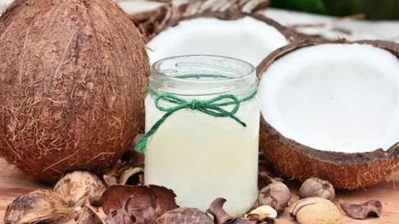 Foto - Hindistan cevizi yağı 2 haftada sizi 10 yaş gençleştirecek! Yaşlanmayı geciktiriyor, kırışıklıkları azaltıyor
