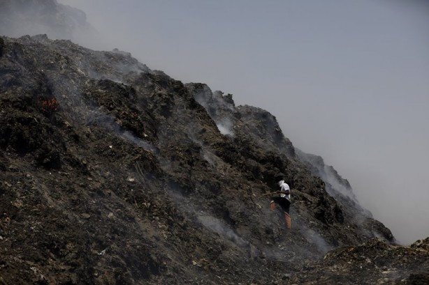 Foto - Hindistan Dünya Çevre Günü'nü böyle karşıladı! Bölgeden dumanlar yükseldi