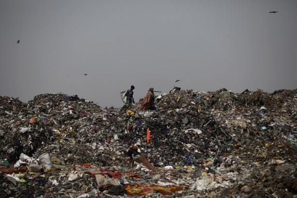 Foto - Hindistan Dünya Çevre Günü'nü böyle karşıladı! Bölgeden dumanlar yükseldi