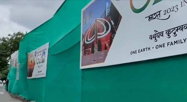 Foto - Hindistan fakirliğin üstünü kapattı! Liderler görmesin diye alınan "önleme" bakın