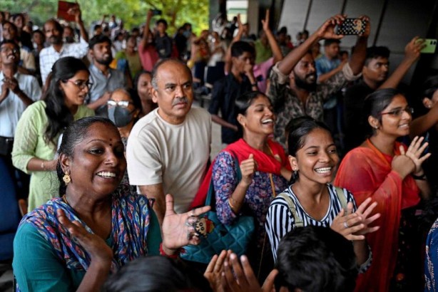 Foto - Hindistan şokta! Dondu, uyanamıyor...