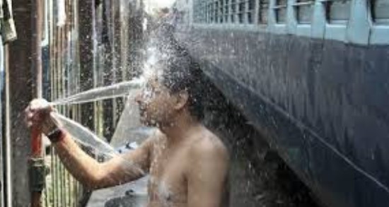 Foto - Hindistan tarihinin en sıcak günlerini yaşıyor! Ölü sayısı yükseliyor!