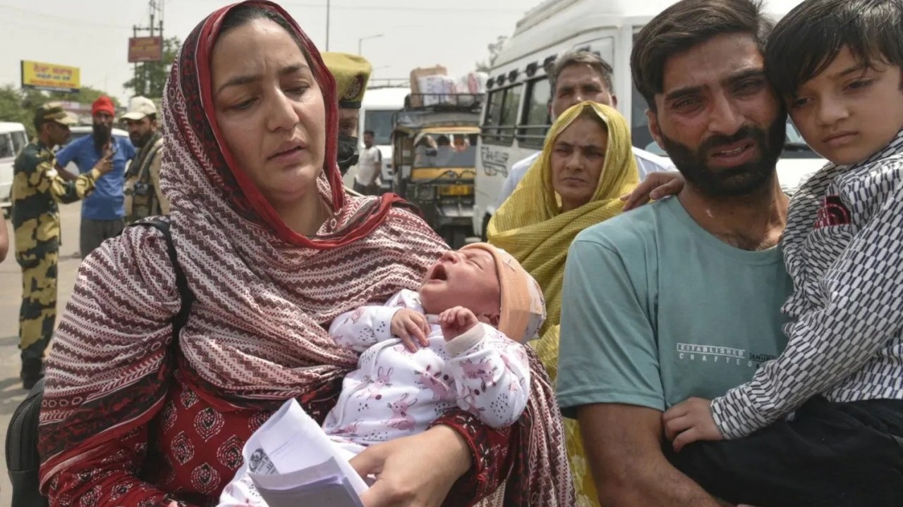 Hindistan yüzlerce Müslüman'ı sınır dışı ediyor!