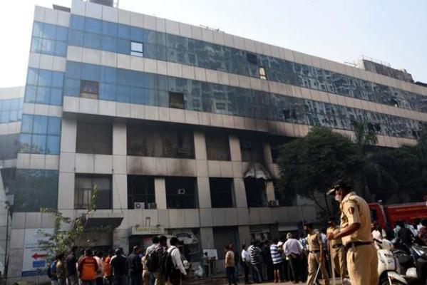 Foto - Hindistan'da koronavirüs hastanesinde yangın: 9 ölü