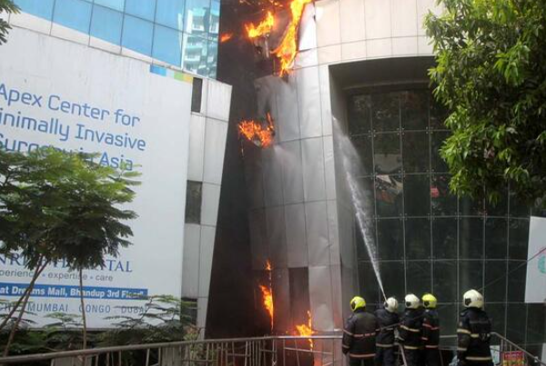 Foto - Hindistan'da koronavirüs hastanesinde yangın: 9 ölü