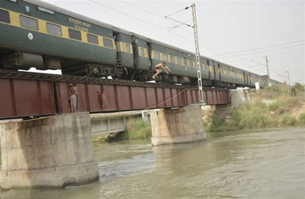 Foto - Hindistan'da sıra dışı eğlence anlayışı