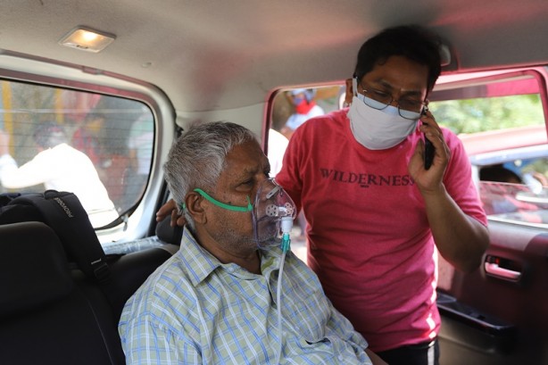 Foto - Hindistan'da vaka sayısı tırmanıyor! Hastalar yerlerde