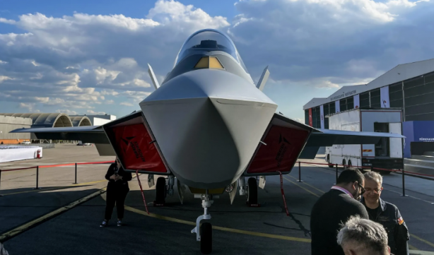 Foto - Hindistan'ın eski mareşalinden MMU Kaan paniği: Türkiye'den 100 tane sipariş verebilirler, biz daha sertifika alamadık