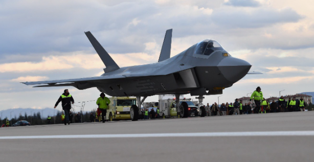 Foto - Hindistan'ın eski mareşalinden MMU Kaan paniği: Türkiye'den 100 tane sipariş verebilirler, biz daha sertifika alamadık