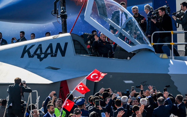 Foto - Hindistan'ın eski mareşalinden MMU Kaan paniği: Türkiye'den 100 tane sipariş verebilirler, biz daha sertifika alamadık