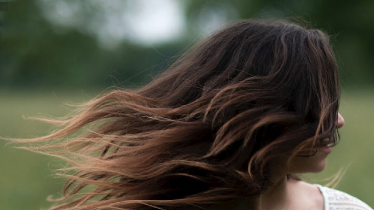 Saçlarıyla meşhur Hintlilerin saç fışkırtan sırrı: Sadece 5 dakikada kelliğe çözüm, önleyen yöntem var! 