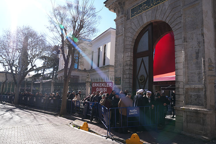 Foto - Hırka-i Şerif ziyarete açıldı 