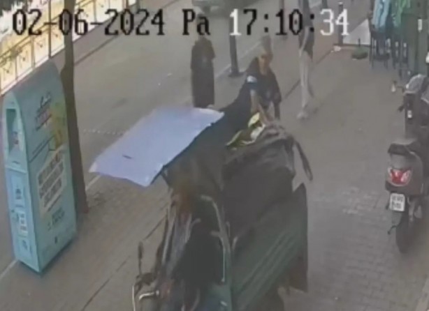 Foto - Hırsız motosikleti sahibi ile çaldı: İşte trajikomik görüntüler...