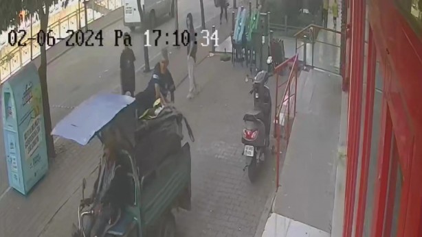 Foto - Hırsız motosikleti sahibi ile çaldı: İşte trajikomik görüntüler...